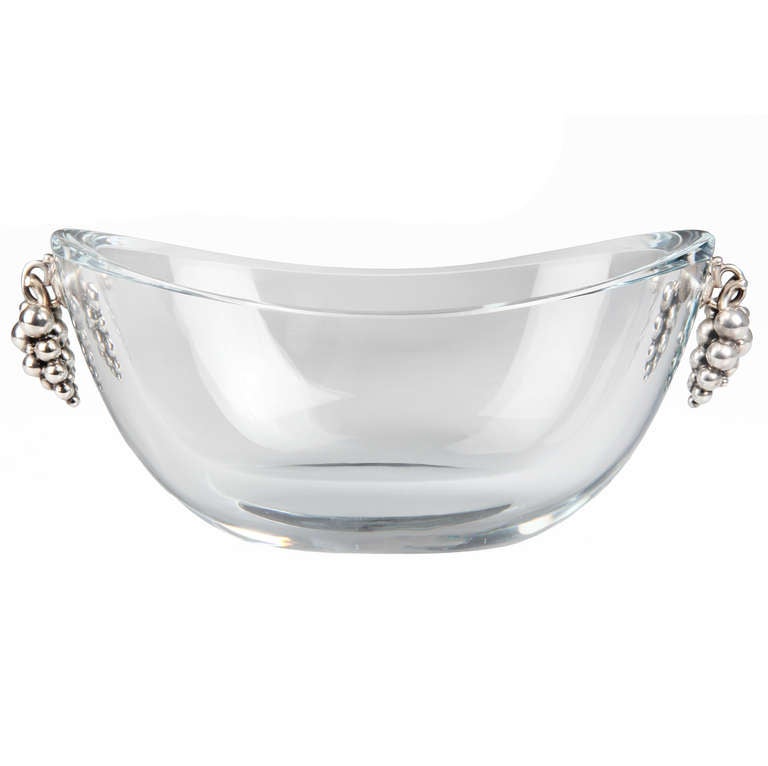 An elegant and substantial glass bowl with 7/8