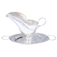 Sterling Silver Mexican Gravy Boat and Tray With a Foliate Motif