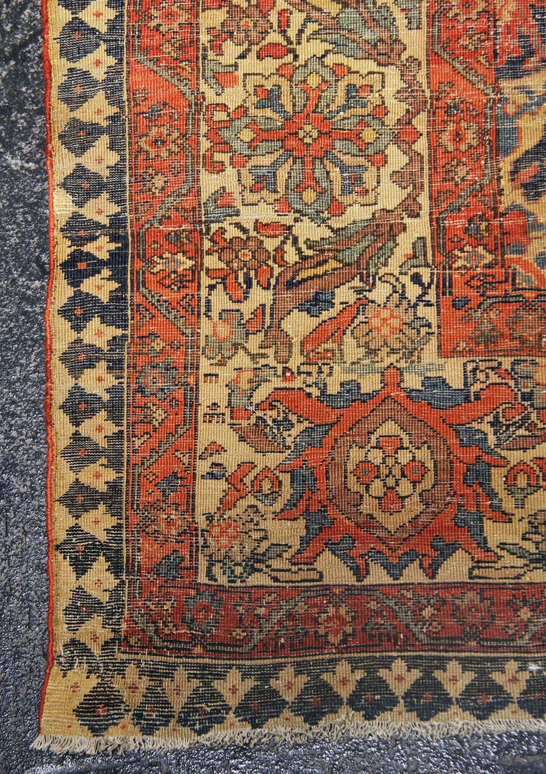 Farahan Sarouk Persian Carpet For Sale 3