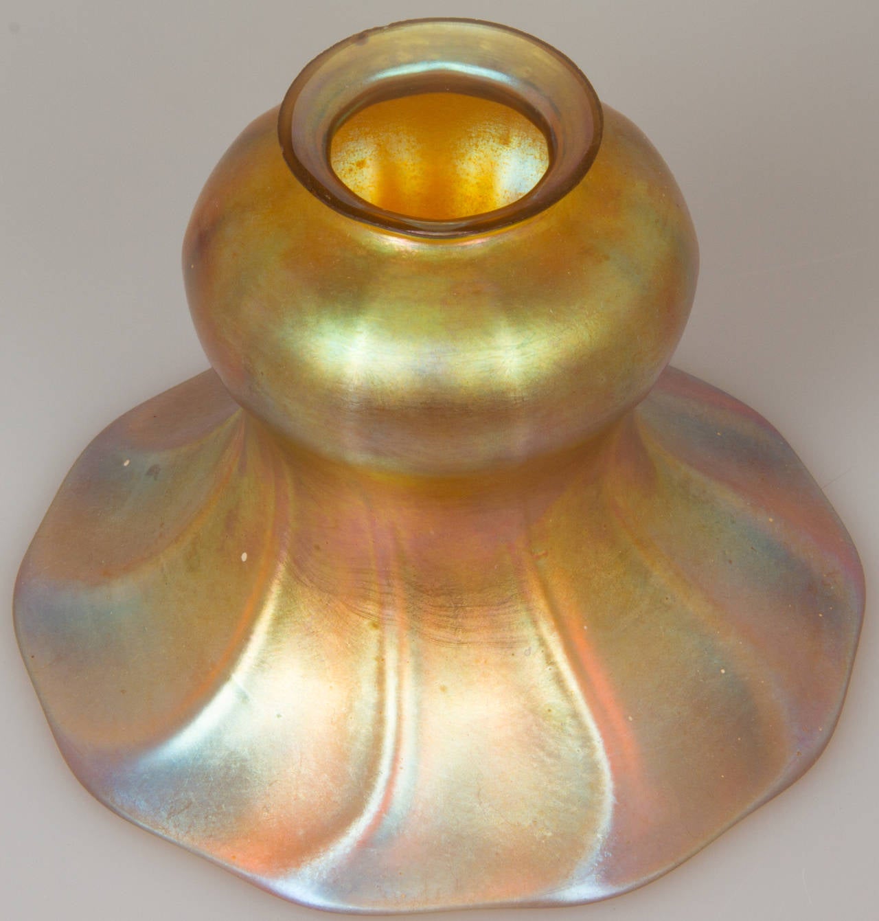 American Set of Five Steuben Aurene Glass Shades For Sale