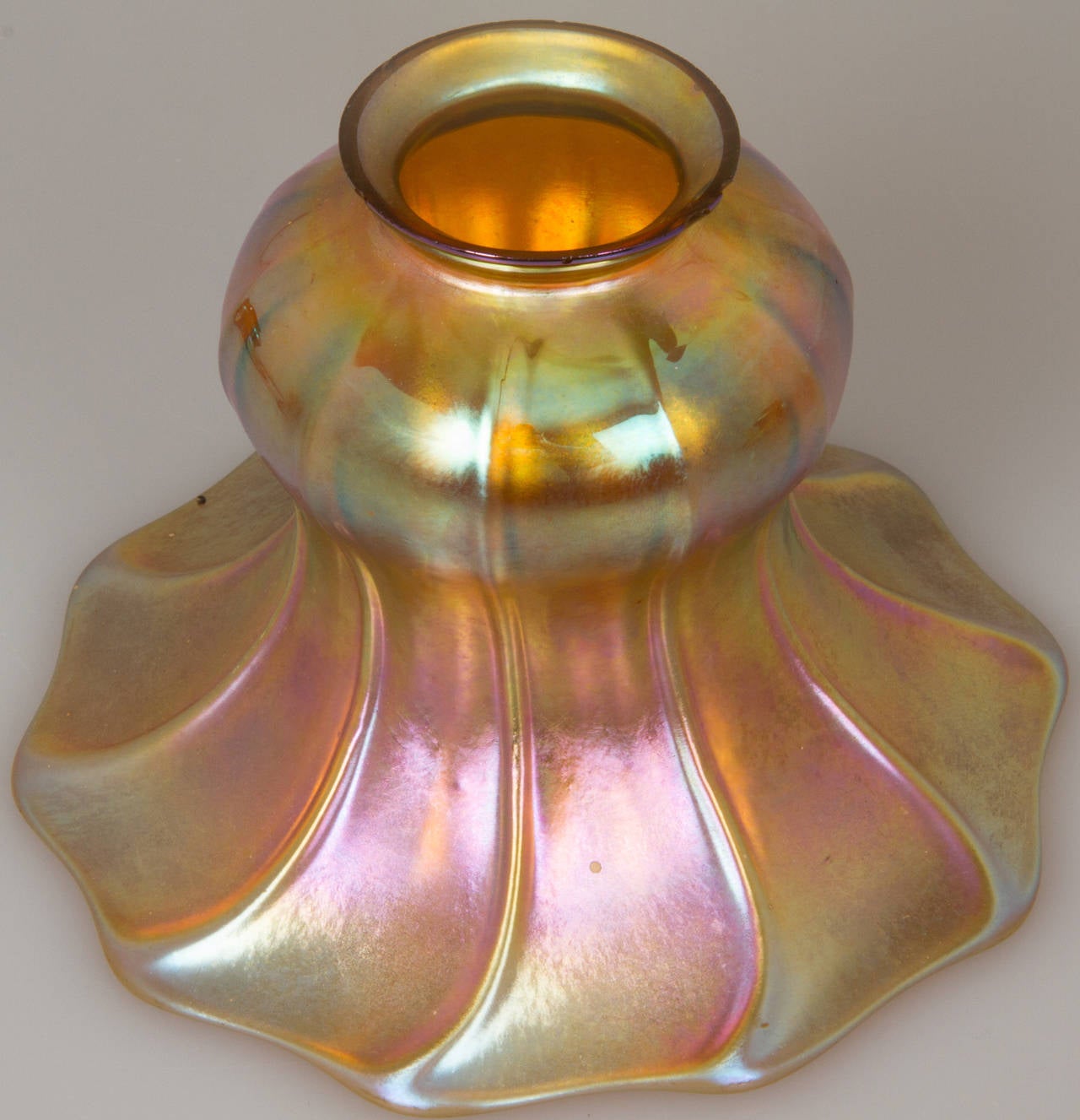 Set of Five Steuben Aurene Glass Shades For Sale 1