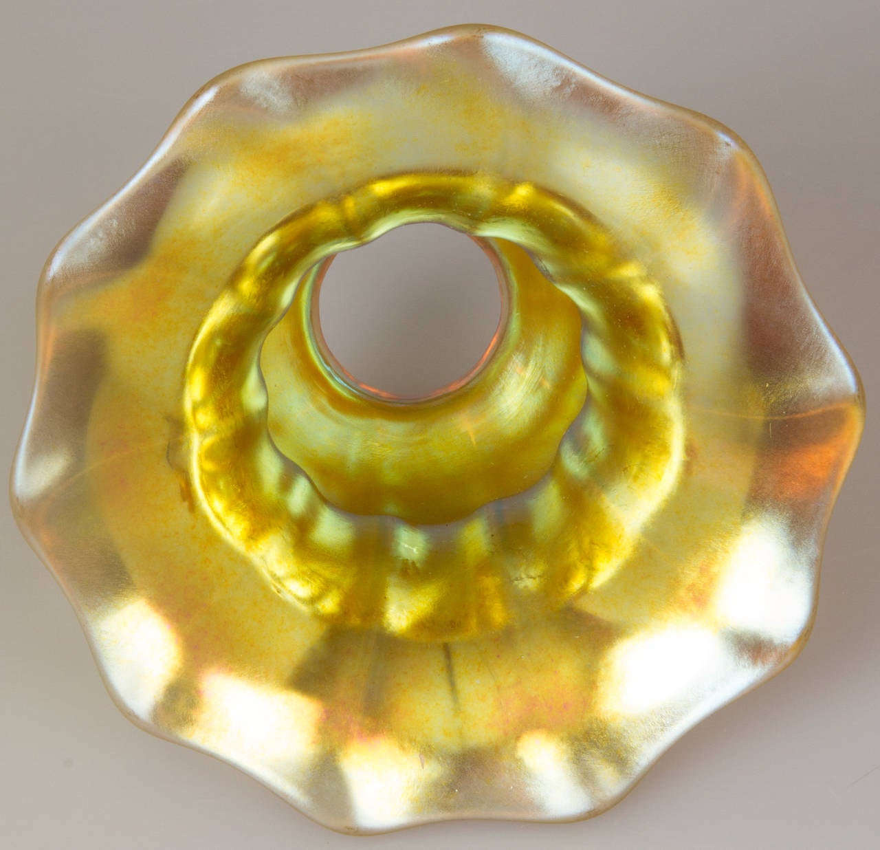 Set of Five Steuben Aurene Glass Shades For Sale 2