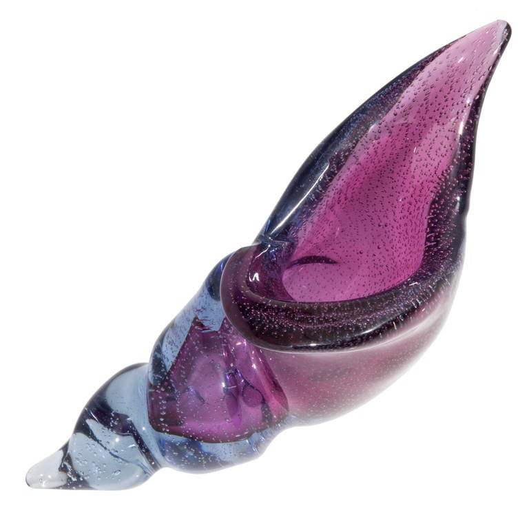 Large Murano Italian Glass Shell Conch Shell In Excellent Condition For Sale In Chicago, IL