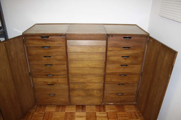 Edward Wormley for Dunbar Gentleman's Chest For Sale 1