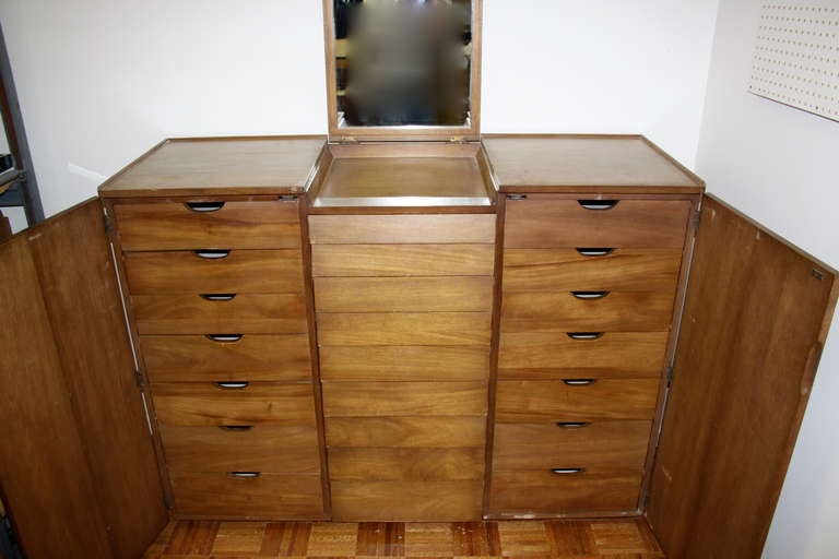 Edward Wormley for Dunbar Gentleman's Chest For Sale 2