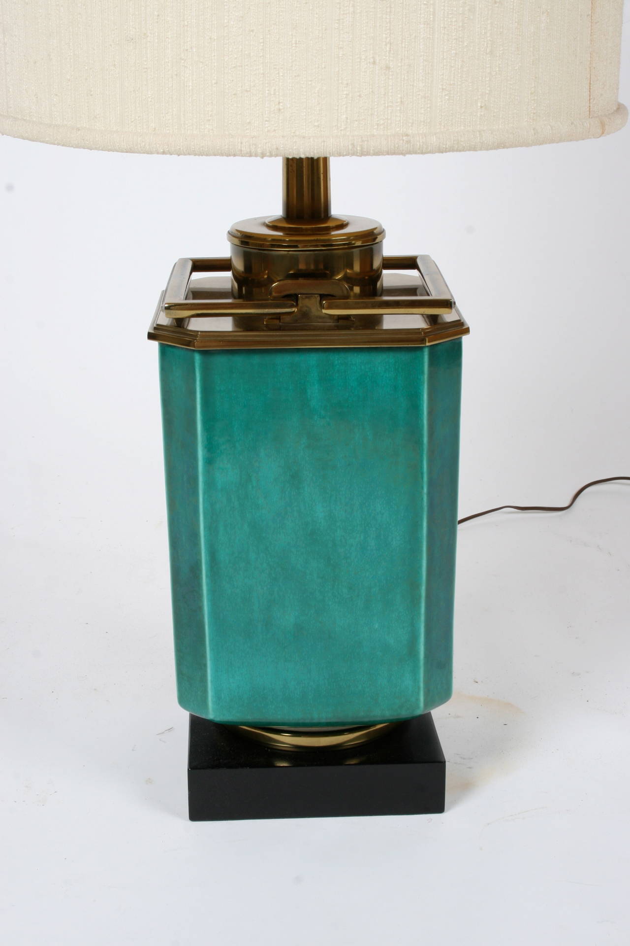Large Stiffel Green Ceramic Asian Style Table Lamp with Brass Fittings In Good Condition For Sale In St. Louis, MO