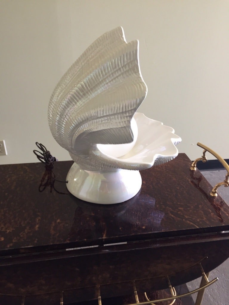clam lamp