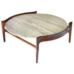 Table basse Bertha Schaefer en travertin et noyer