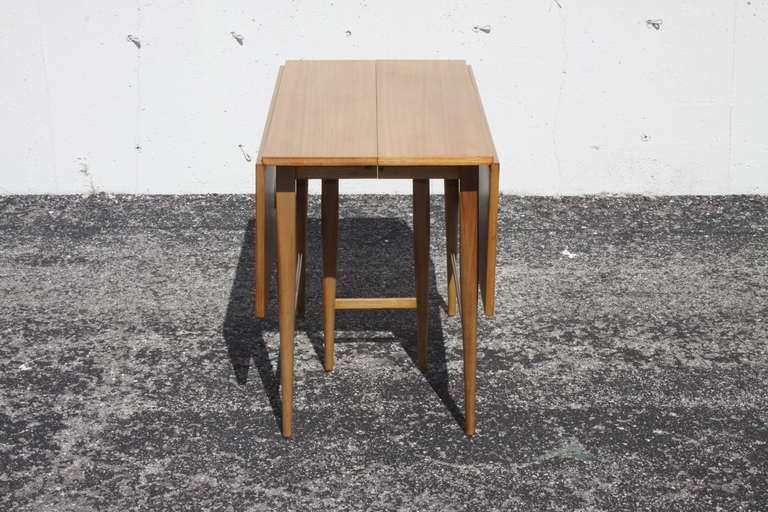 table with drop leaves