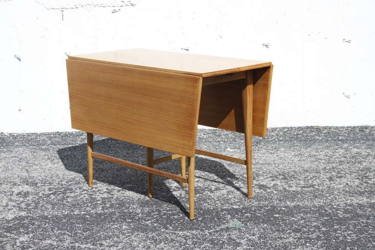 Mid-Century Modern Table de salle à manger à abattants à trois feuilles de McCobb en vente