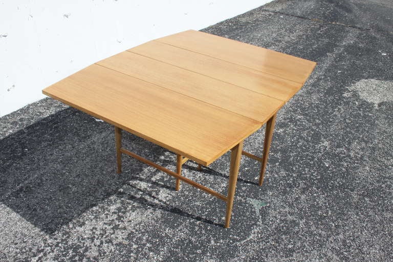 McCobb Drop-Leaf Dining Table with Three Leaves In Good Condition For Sale In St. Louis, MO
