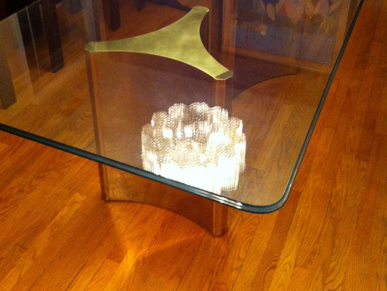 Mastercraft double pedestal brass and glass Dining Table In Excellent Condition In St. Louis, MO