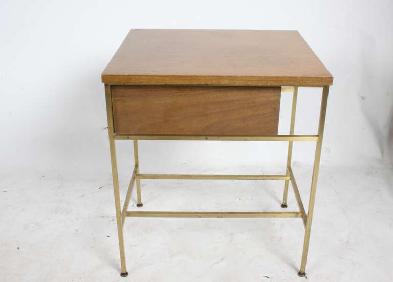 Paul McCobb Calvin Group End Table with Brass Base In Excellent Condition In St. Louis, MO