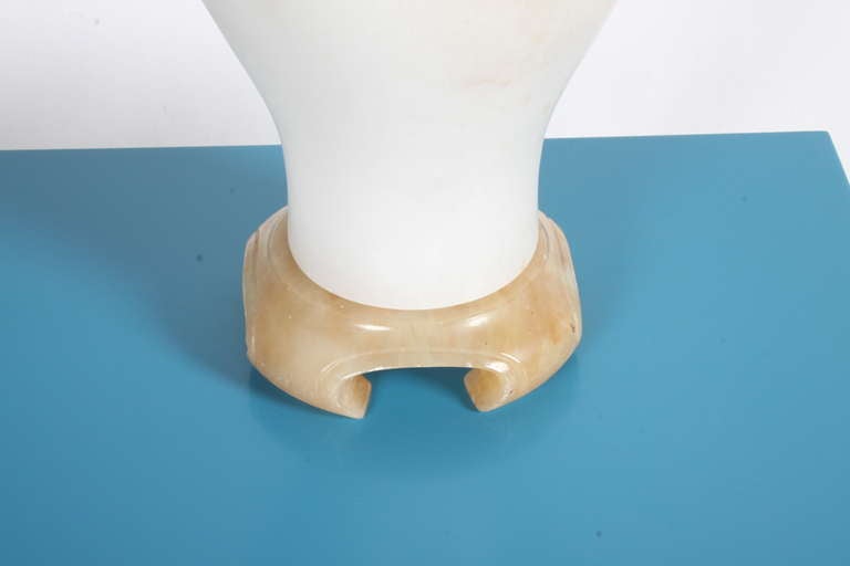 Large Italian Mid-Century Alabaster Lamp For Sale 1