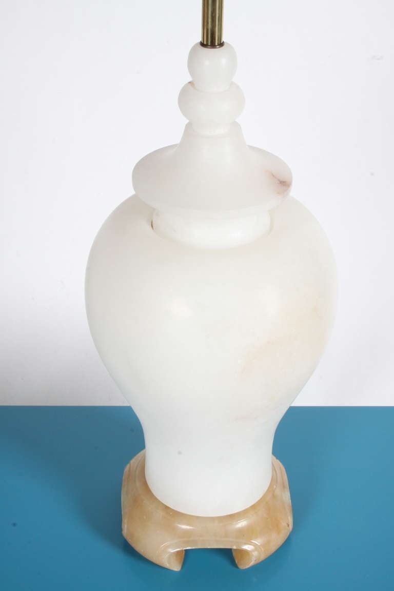 Large Italian Mid-Century Alabaster Lamp In Excellent Condition For Sale In St. Louis, MO