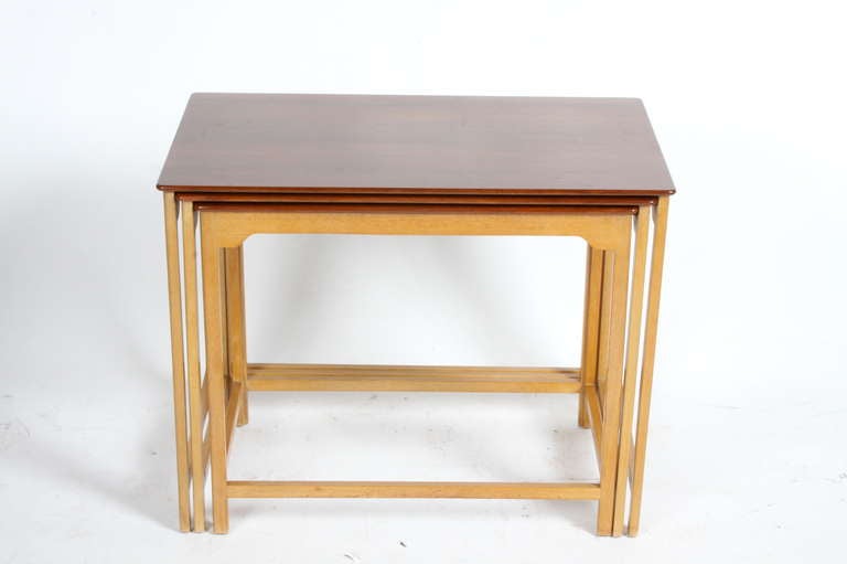 Mahogany Edward Wormley for Dunbar Mid-Century Modern Three Nesting Tables in Sap Walnut For Sale