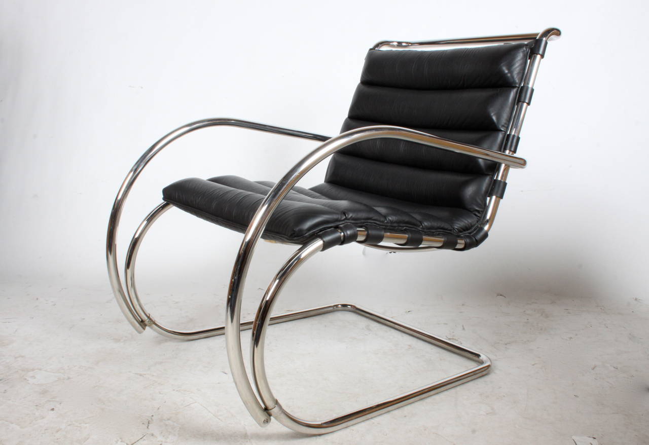 20th Century Pair of Black Leather Mies Van Der Rohe MR Lounge Chairs