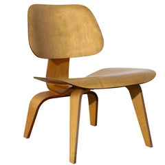 Early Production Eames LCW  chair