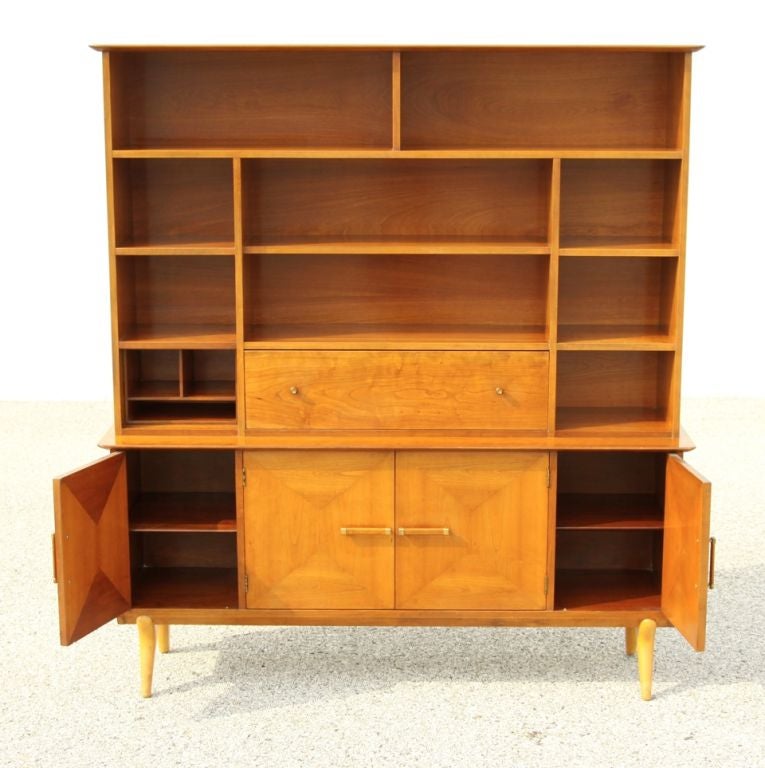 Mid-20th Century Renzo Rutili sideboard with storage hutch