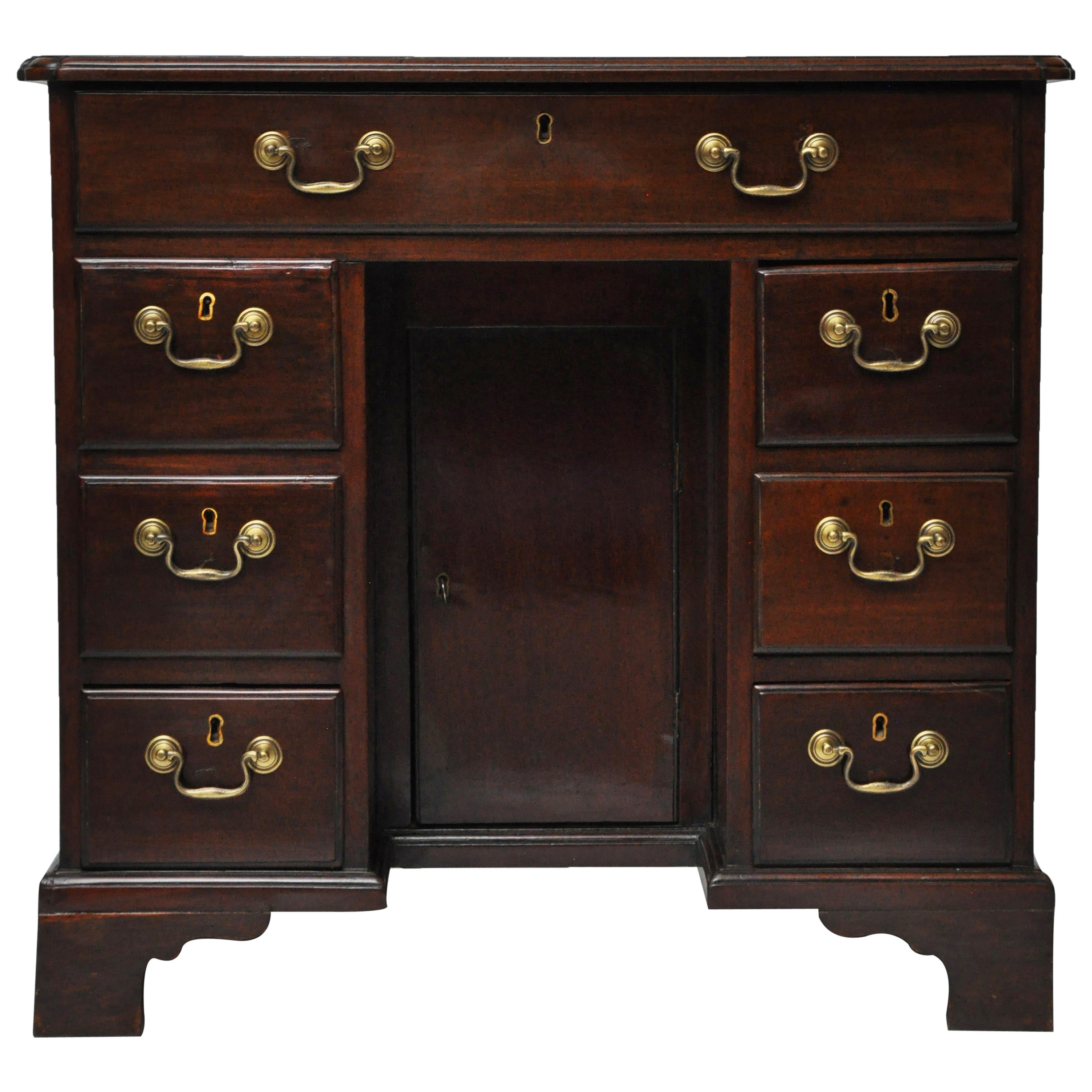 George III Mahogany Kneehole Desk, Late 18th Century For Sale