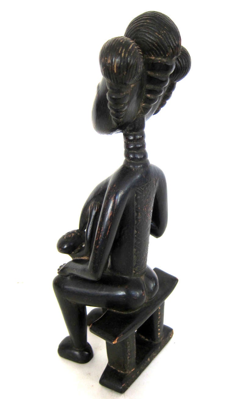 African Asanta Tribe Statue of Mother Feeding Child In Excellent Condition In Sarasota, FL