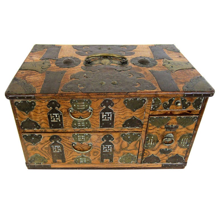 Chinese Jewelry or Money Box at 1stdibs