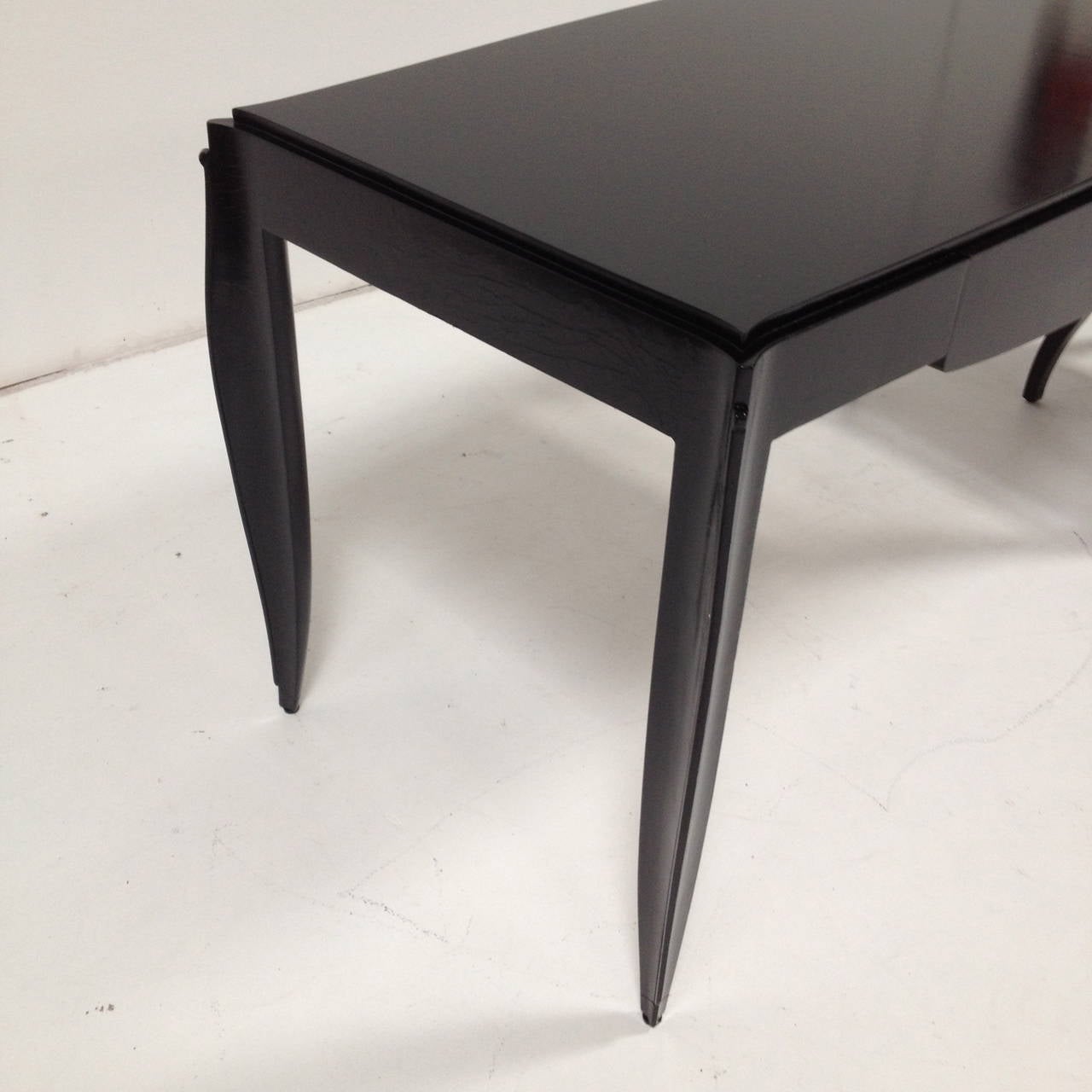 Modern Black Desk with Chair In Excellent Condition In Sarasota, FL