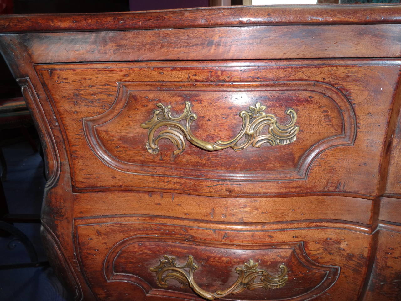 French Provincial Walnut Bombay Commode In Excellent Condition In Sarasota, FL