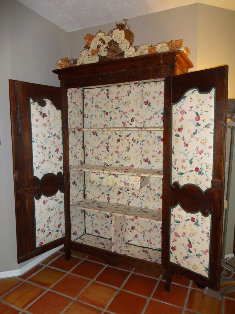 French Louis XV Armoire Fitted In Excellent Condition In Sarasota, FL