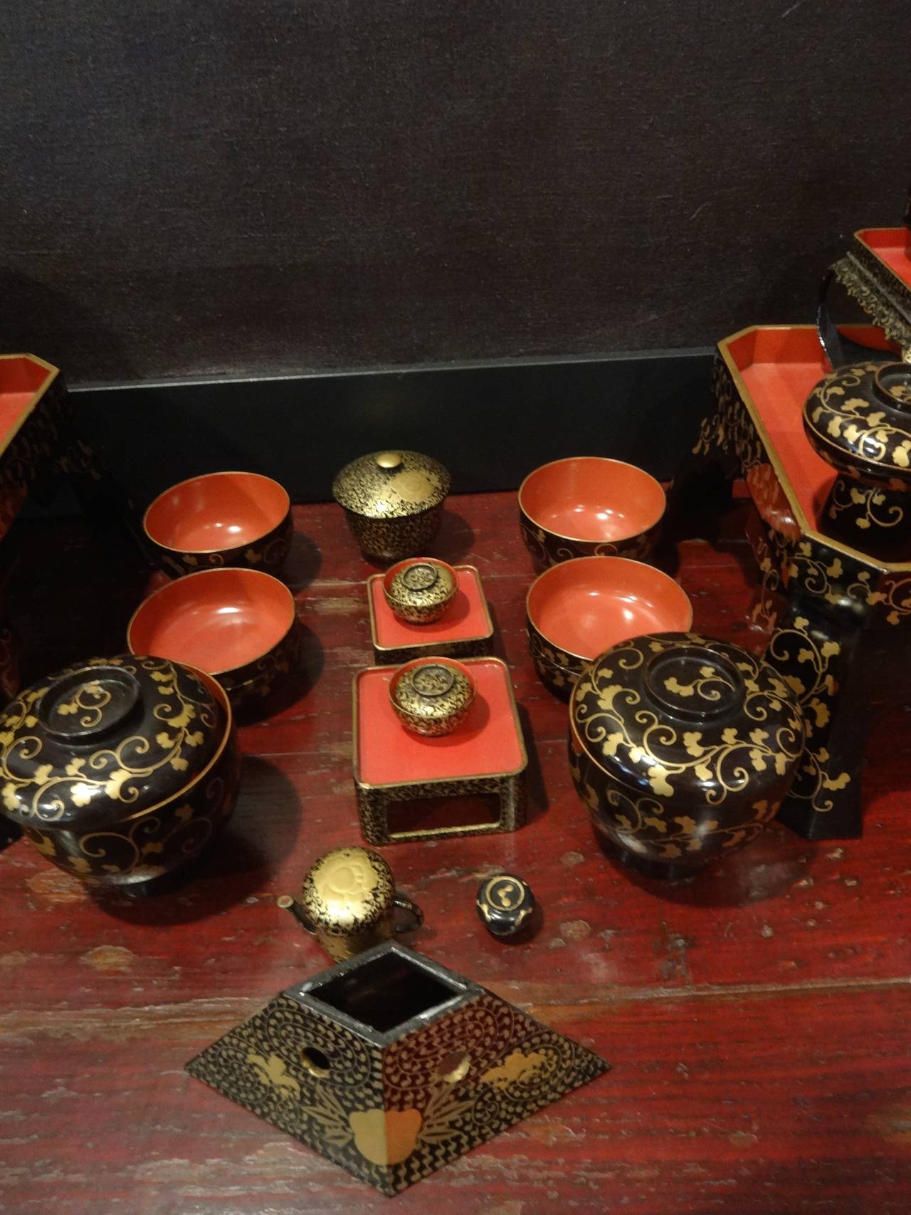 Japanese Child's Lacquer Ware Tea Set In Excellent Condition In Sarasota, FL
