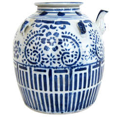 Théière chinoise en porcelaine bleue et blanche