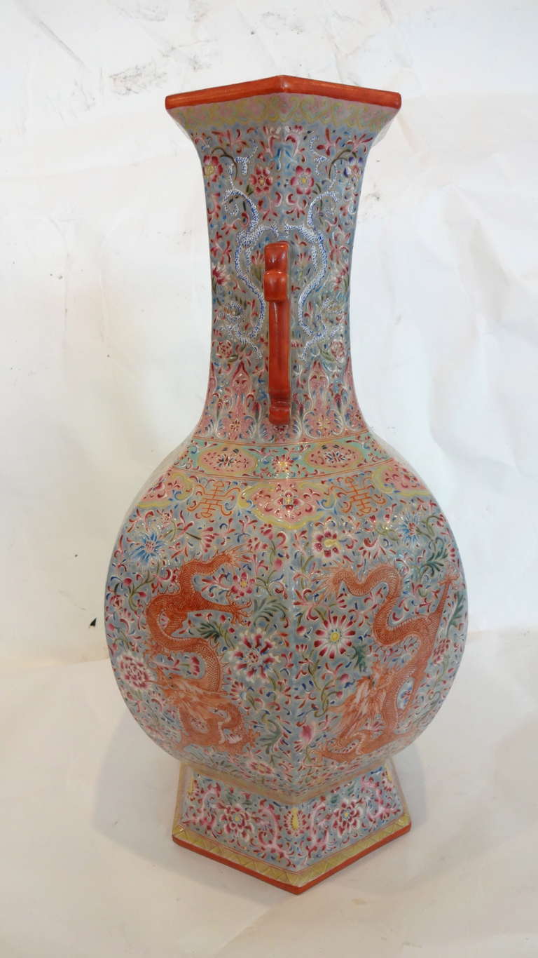 Chinese Famille Rose Dragon Vase In Excellent Condition In Sarasota, FL