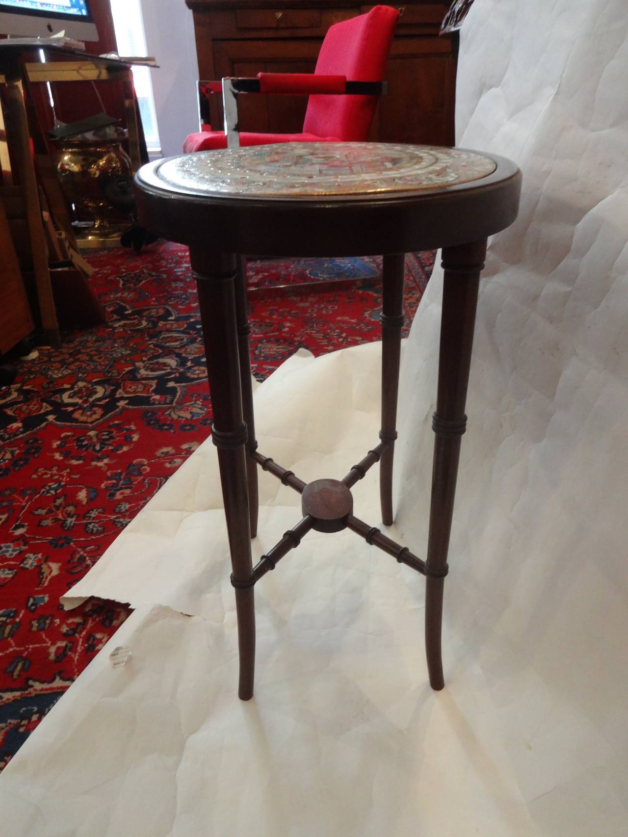 Famille Rose Porcelain and Mahogany Oval Side Table 2