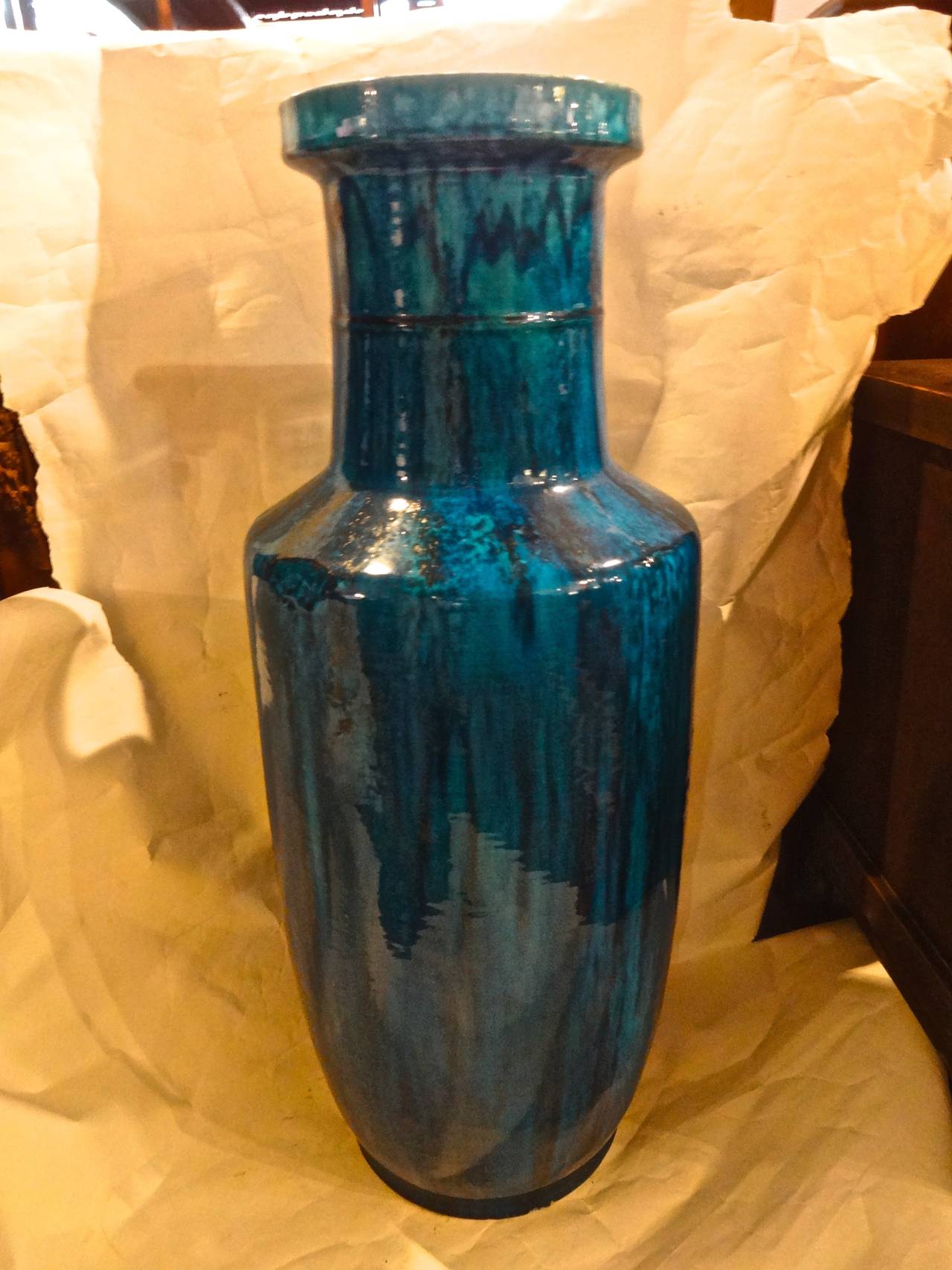 The RARE Chinese ROULEAU VASE is large and well shaped. Rare in the turquiose crackled glaze finish This had been in a collection (to be named after purchase) of a 40 year collection of fine decorative arts acquired all over the world. Ch'ing