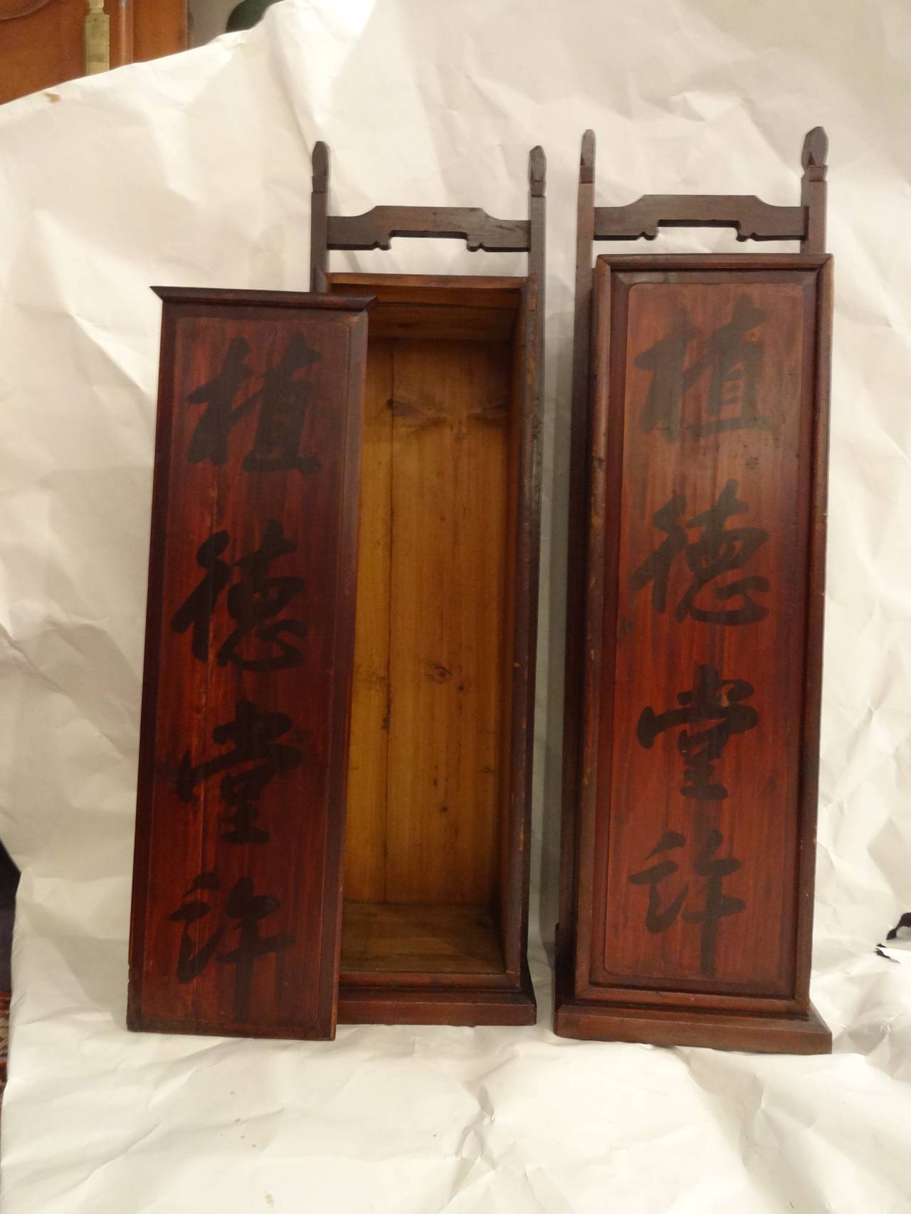 Pair Chinese Scroll Cases In Excellent Condition In Sarasota, FL