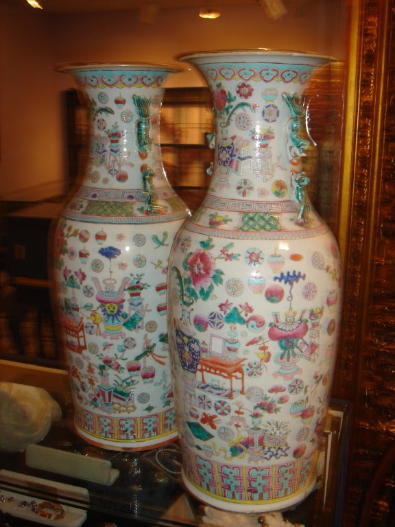19th Century Pair Of Tung Chin Palace Vases