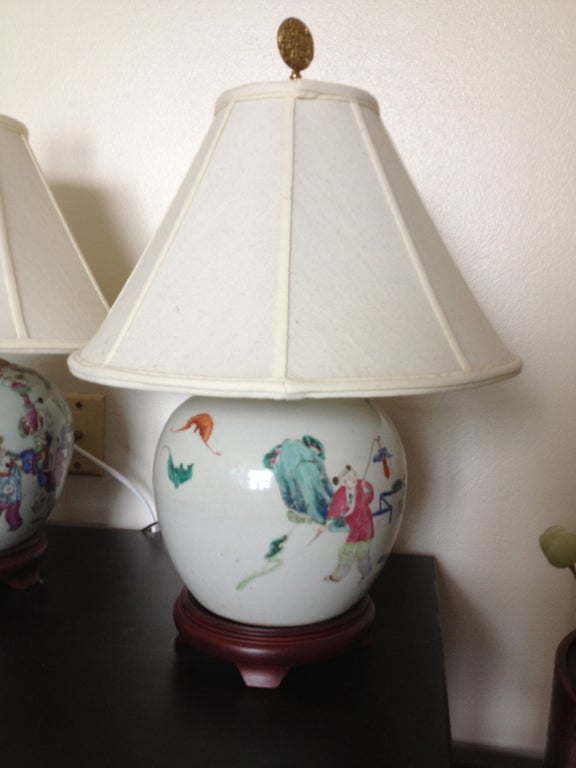 Pair of Chinese Rose Medallion Lamps 1