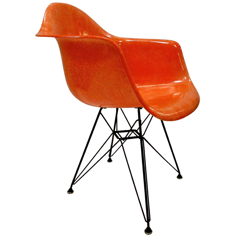 VINTAGE FIBERGLASS CHAIR by CHARLES EAMES