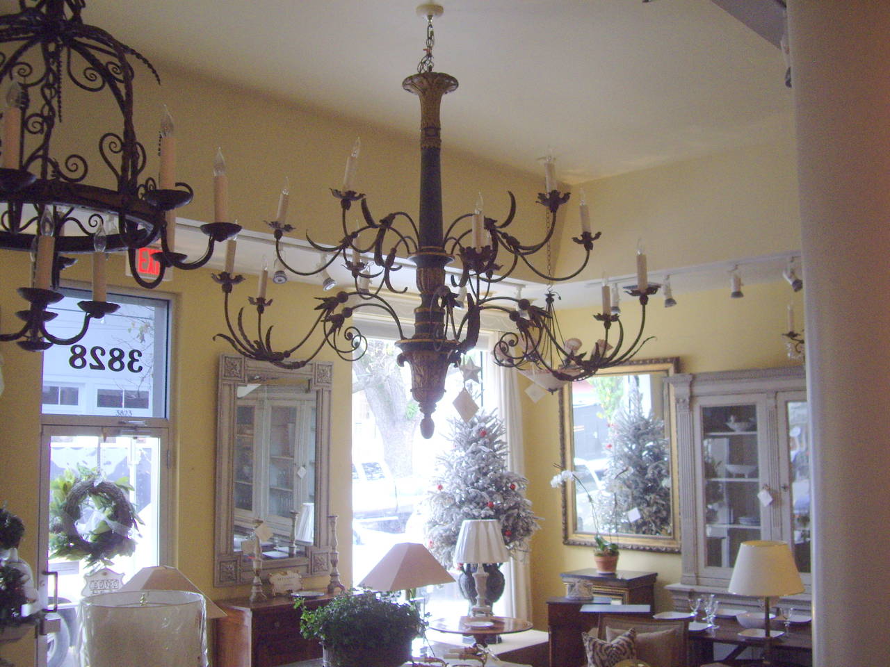 Large late 18th/19th Century Italian Chandelier For Sale 2