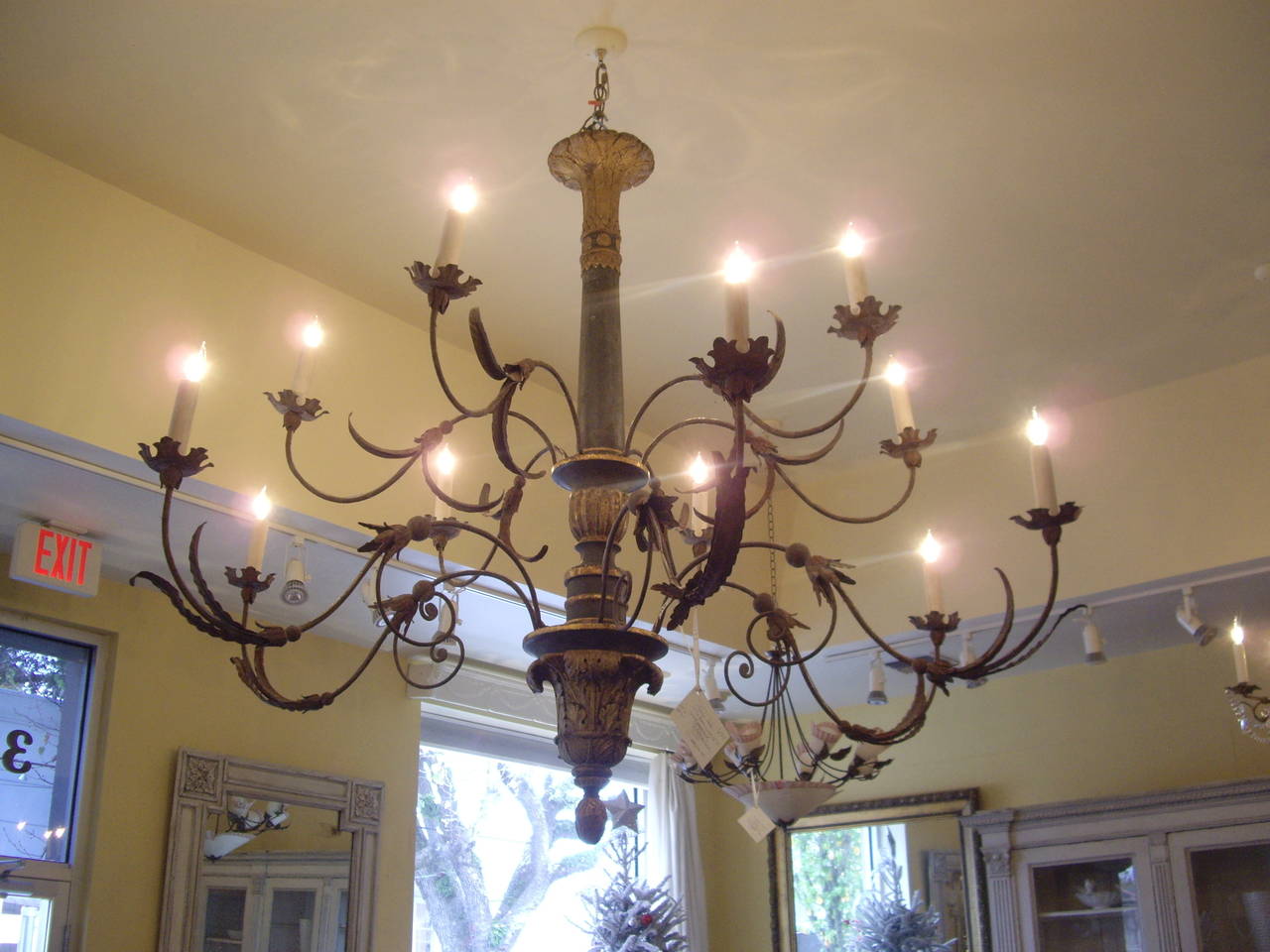 Large late 18th/19th Century Italian Chandelier For Sale 1