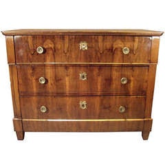 Early 19th Century Walnut Commode