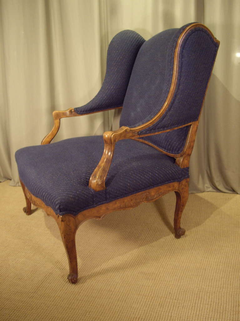 Very nice quality French Regence' style vintage carved wood arm chair.