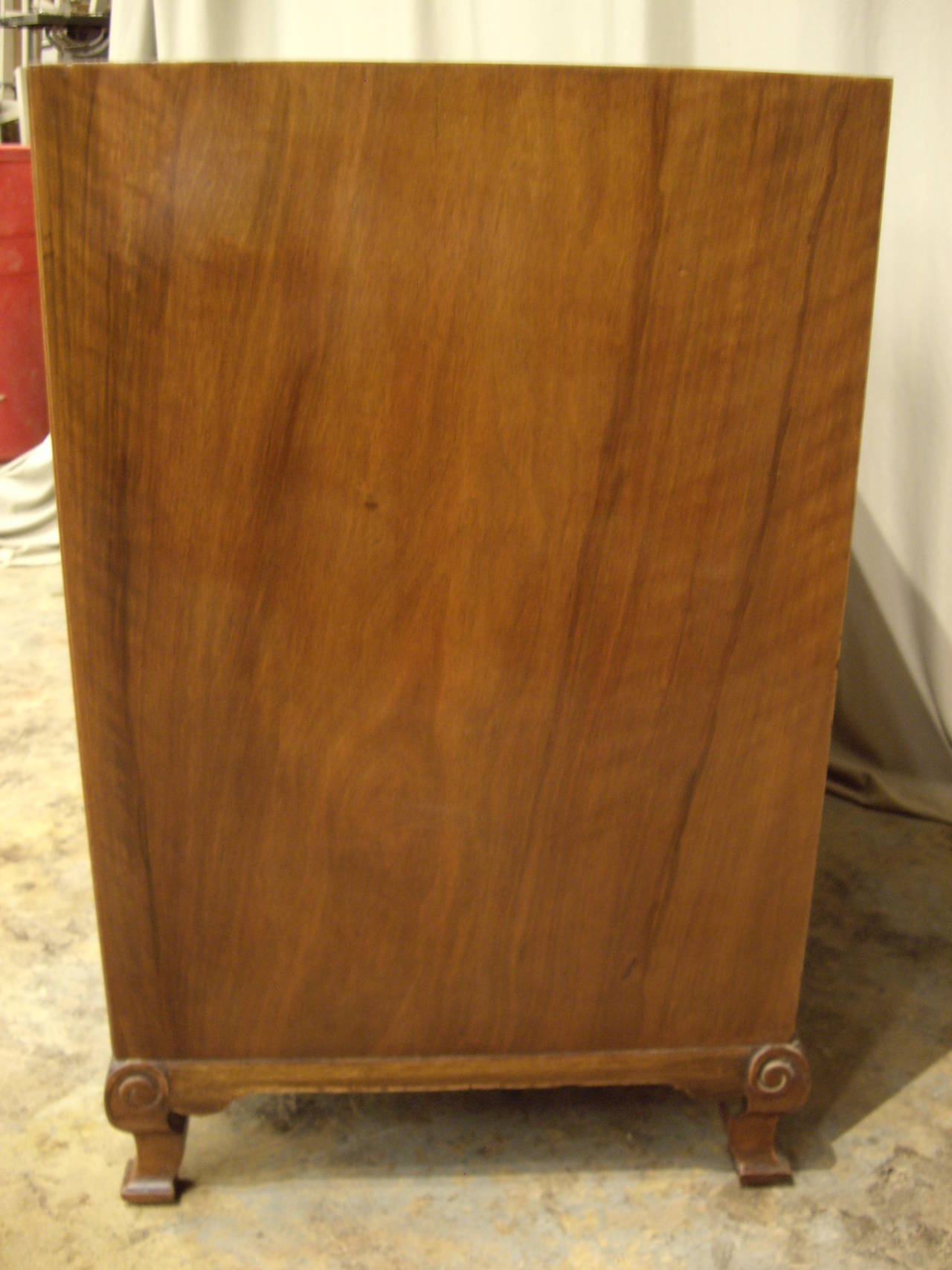 1920s Walnut Four-Drawer Italian Commode In Good Condition In New Orleans, LA