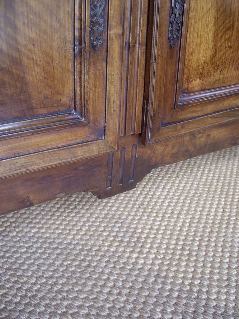 Early 19th Century French Walnut Enfilade 5