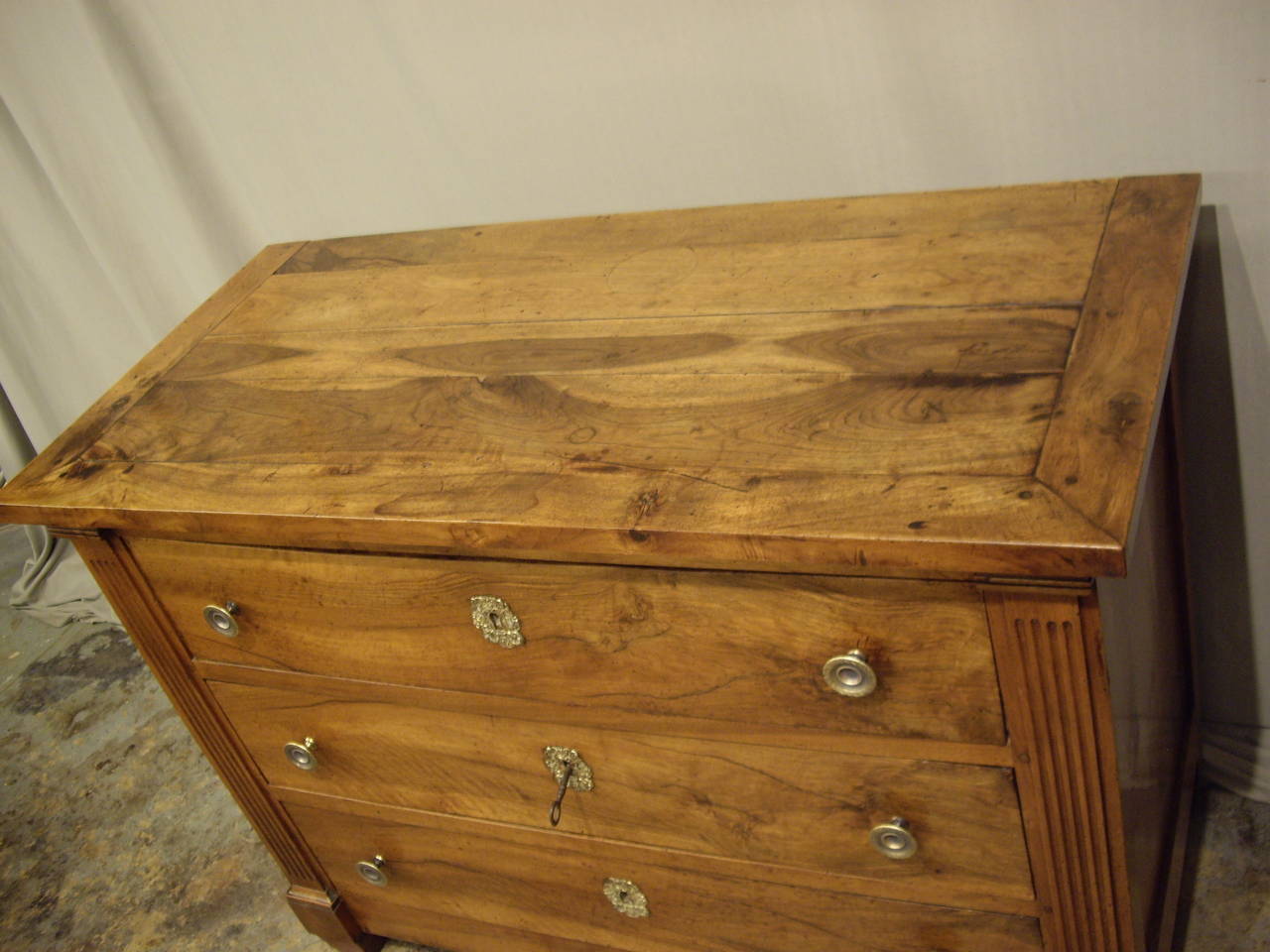 19th Century French Directoire Walnut Commode For Sale 3