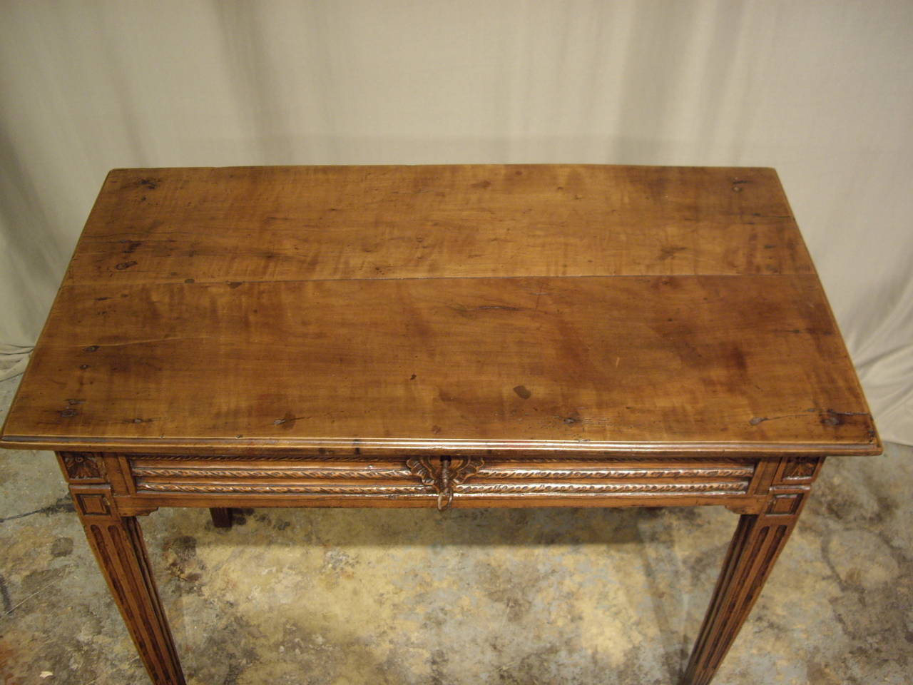 Louis XVI French Walnut Side Table In Good Condition In New Orleans, LA