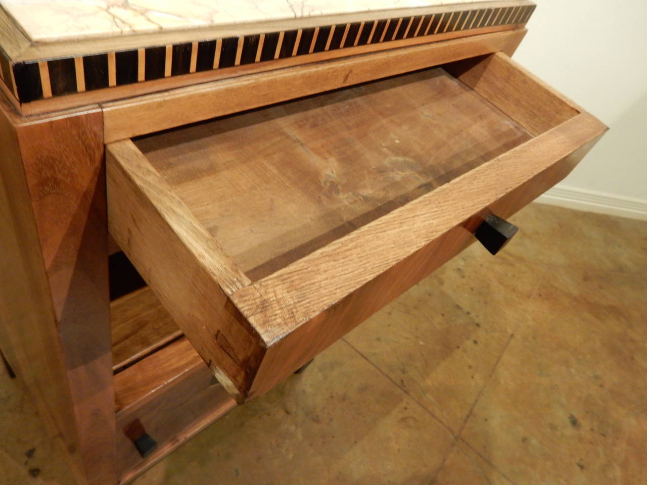 Art Deco Inlaid Side Table with Marble Top In Good Condition For Sale In New Orleans, LA