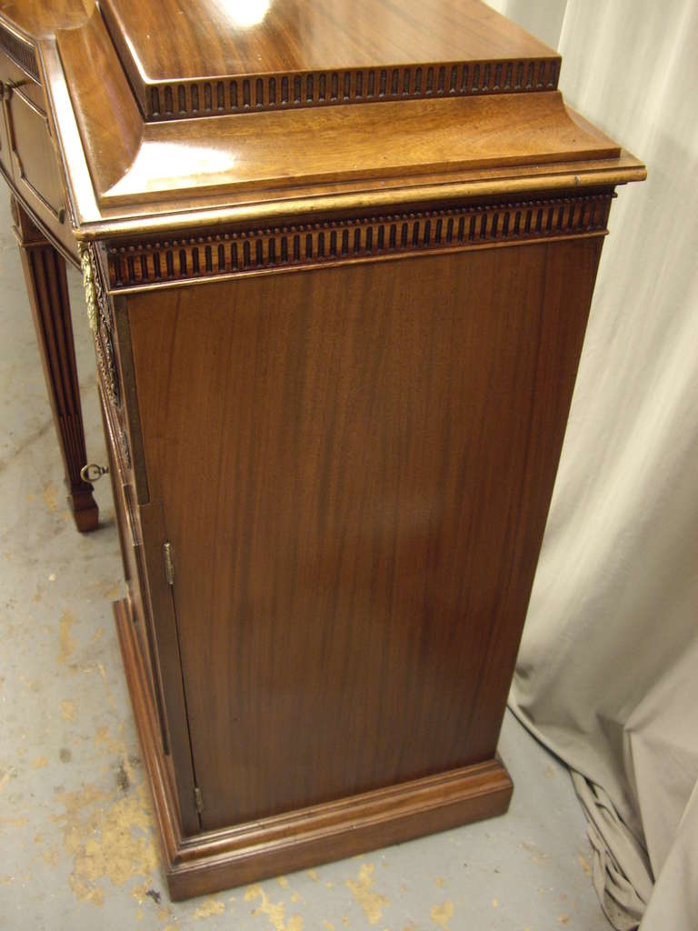 19th Century Elegant Adams Style English Mahogany Sideboard For Sale