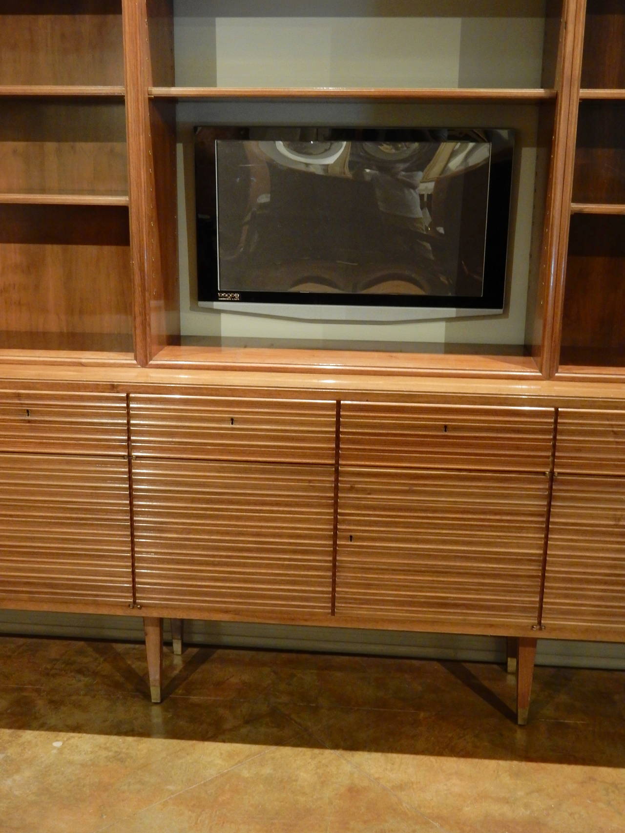 Italian Mid-Century Modern Walnut Bookcase Cabinet For Sale 4
