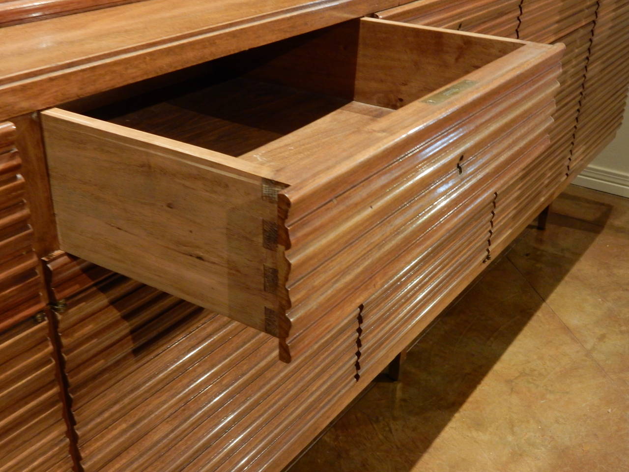 Italian Mid-Century Modern Walnut Bookcase Cabinet For Sale 2